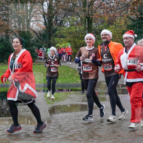 07.12.2025 - St. Pauli X-Mass-Run No. 15 Michael Burmester http://msf.ph/oto/9413999 07.12.2025 11:46:32 Laufen 163, 1956, 1957, 2015, 25, 1959, 4167 meine-sportfotos.de