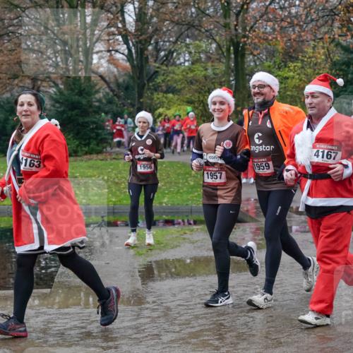 07.12.2025 - St. Pauli X-Mass-Run No. 15 Michael Burmester http://msf.ph/oto/9414002 07.12.2025 11:46:32 Laufen 4163, 1956, 1957, 1959, 15, 4167 meine-sportfotos.de