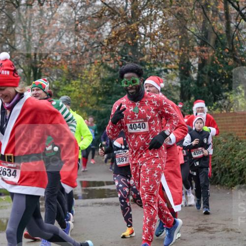 07.12.2025 - St. Pauli X-Mass-Run No. 15 Michael Burmester http://msf.ph/oto/9414044 07.12.2025 10:04:23 Laufen 2634, 3887, 15, 4040, 4509 meine-sportfotos.de