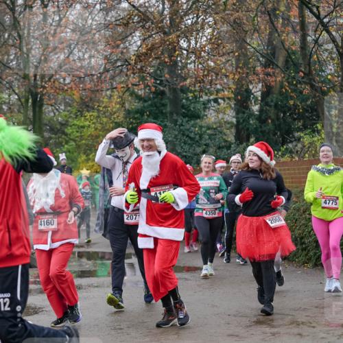 07.12.2025 - St. Pauli X-Mass-Run No. 15 Michael Burmester http://msf.ph/oto/9414080 07.12.2025 10:04:25 Laufen 12, 2071, 4160, 4350, 2068, 4775 meine-sportfotos.de