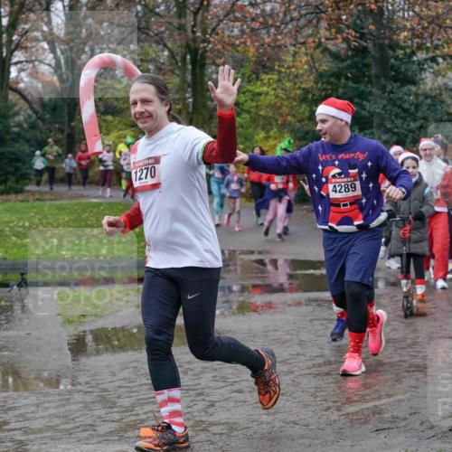 07.12.2025 - St. Pauli X-Mass-Run No. 15 Michael Burmester http://msf.ph/oto/9414118 07.12.2025 11:46:41 Laufen 1270, 4289, 4118, 4288 meine-sportfotos.de