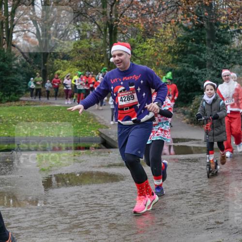 07.12.2025 - St. Pauli X-Mass-Run No. 15 Michael Burmester http://msf.ph/oto/9414124 07.12.2025 11:46:41 Laufen 5, 4289, 4325, 210, 428 meine-sportfotos.de