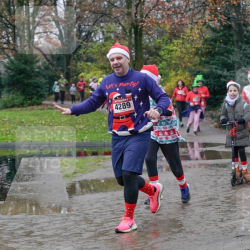 07.12.2025 - St. Pauli X-Mass-Run No. 15 Michael Burmester http://msf.ph/oto/9414130 07.12.2025 11:46:41 Laufen 15, 4289, 4325, 4210, 4288 meine-sportfotos.de