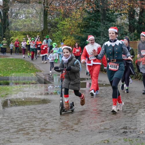 07.12.2025 - St. Pauli X-Mass-Run No. 15 Michael Burmester http://msf.ph/oto/9414136 07.12.2025 11:46:42 Laufen 4325, 4288, 421, 433 meine-sportfotos.de