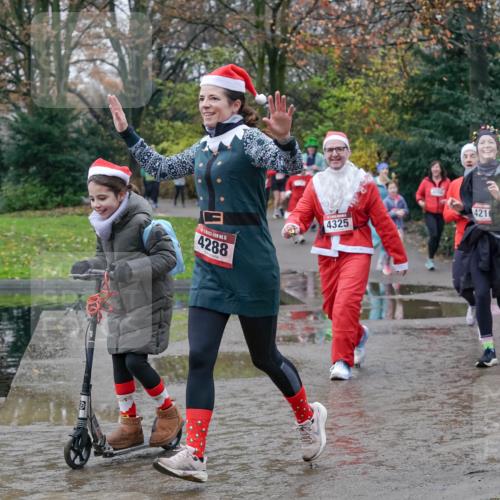 07.12.2025 - St. Pauli X-Mass-Run No. 15 Michael Burmester http://msf.ph/oto/9414154 07.12.2025 11:46:44 Laufen 4288, 4325, 421, 4332 meine-sportfotos.de