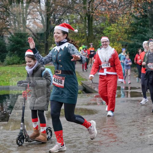 07.12.2025 - St. Pauli X-Mass-Run No. 15 Michael Burmester http://msf.ph/oto/9414157 07.12.2025 11:46:44 Laufen 15, 4288, 4325, 4210, 4332 meine-sportfotos.de