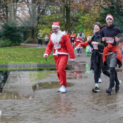 07.12.2025 - St. Pauli X-Mass-Run No. 15 Michael Burmester http://msf.ph/oto/9414160 07.12.2025 11:46:44 Laufen 4325, 421, 4332 meine-sportfotos.de