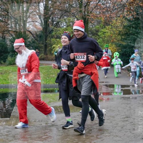 07.12.2025 - St. Pauli X-Mass-Run No. 15 Michael Burmester http://msf.ph/oto/9414169 07.12.2025 11:46:45 Laufen 4325, 4210, 15, 4332, 42, 4279, 4398 meine-sportfotos.de