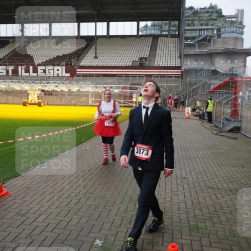 07.12.2025 - St. Pauli X-Mass-Run No. 15 Fabian Wolf http://msf.ph/oto/9414191 07.12.2025 11:21:45 Ziel 1549, 1902, 1907, 1939, 2033, 2197, 2473, 2474 meine-sportfotos.de