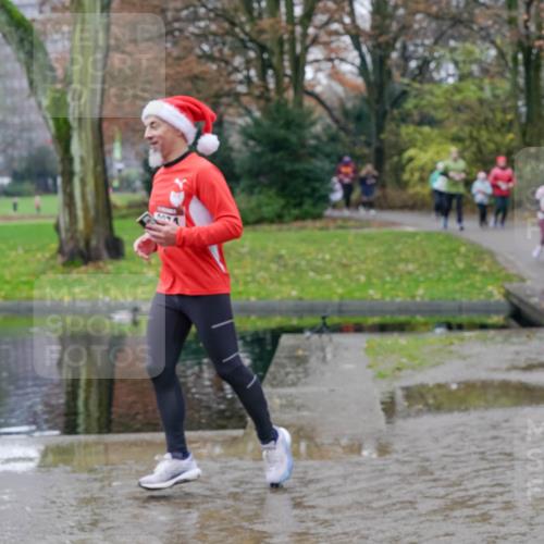 07.12.2025 - St. Pauli X-Mass-Run No. 15 Michael Burmester http://msf.ph/oto/9414193 07.12.2025 11:46:47 Laufen  meine-sportfotos.de