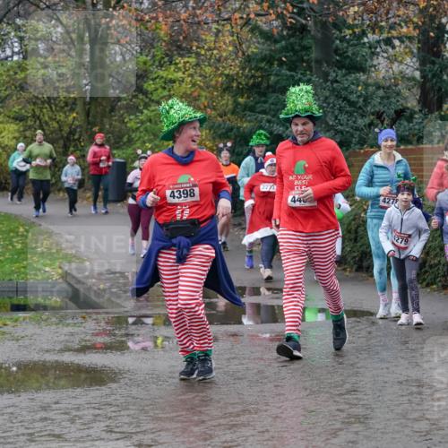 07.12.2025 - St. Pauli X-Mass-Run No. 15 Michael Burmester http://msf.ph/oto/9414199 07.12.2025 11:46:48 Laufen 4398, 2273, 44, 4279, 427, 4279, 8 meine-sportfotos.de