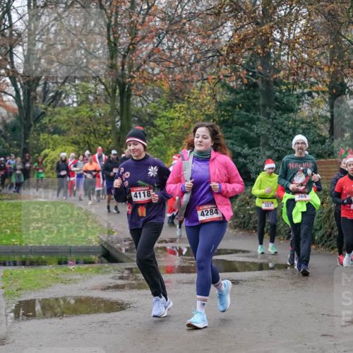 07.12.2025 - St. Pauli X-Mass-Run No. 15 Michael Burmester http://msf.ph/oto/9414210 07.12.2025 10:04:37 Laufen 4118, 4284, 387, 369 meine-sportfotos.de