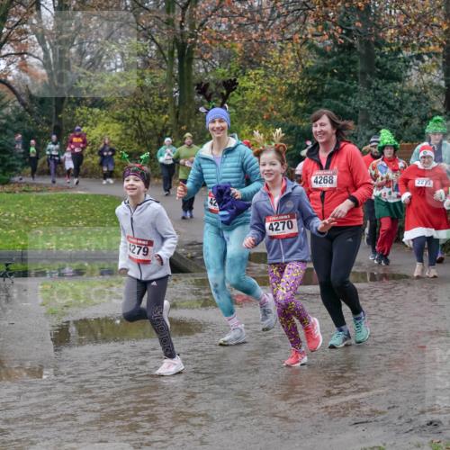 07.12.2025 - St. Pauli X-Mass-Run No. 15 Michael Burmester http://msf.ph/oto/9414221 07.12.2025 11:46:51 Laufen 4279, 4270, 4268, 2273 meine-sportfotos.de