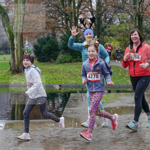 07.12.2025 - St. Pauli X-Mass-Run No. 15 Michael Burmester http://msf.ph/oto/9414248 07.12.2025 11:46:52 Laufen 7, 15, 4270, 4268 meine-sportfotos.de