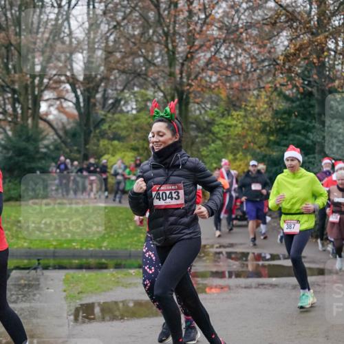 07.12.2025 - St. Pauli X-Mass-Run No. 15 Michael Burmester http://msf.ph/oto/9414252 07.12.2025 10:04:41 Laufen 15, 4043, 387 meine-sportfotos.de