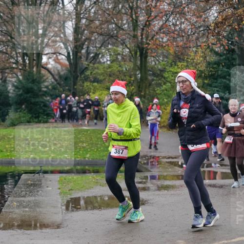 07.12.2025 - St. Pauli X-Mass-Run No. 15 Michael Burmester http://msf.ph/oto/9414264 07.12.2025 10:04:42 Laufen 387, 139 meine-sportfotos.de