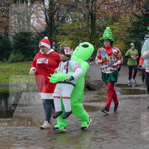 07.12.2025 - St. Pauli X-Mass-Run No. 15 Michael Burmester http://msf.ph/oto/9414275 07.12.2025 11:46:55 Laufen 2273, 22, 4402, 1033 meine-sportfotos.de