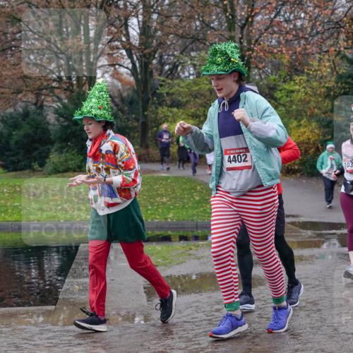 07.12.2025 - St. Pauli X-Mass-Run No. 15 Michael Burmester http://msf.ph/oto/9414289 07.12.2025 11:46:56 Laufen 5, 4402, 103, 1033 meine-sportfotos.de