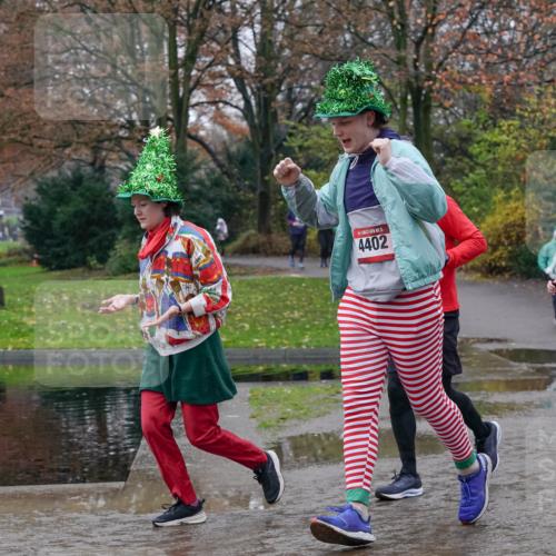 07.12.2025 - St. Pauli X-Mass-Run No. 15 Michael Burmester http://msf.ph/oto/9414292 07.12.2025 11:46:56 Laufen 5, 4402, 103, 103 meine-sportfotos.de