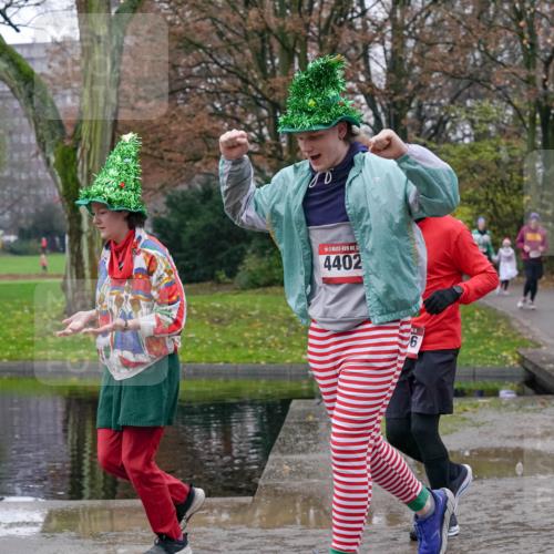 07.12.2025 - St. Pauli X-Mass-Run No. 15 Michael Burmester http://msf.ph/oto/9414295 07.12.2025 11:46:57 Laufen 15, 4402, 1036 meine-sportfotos.de