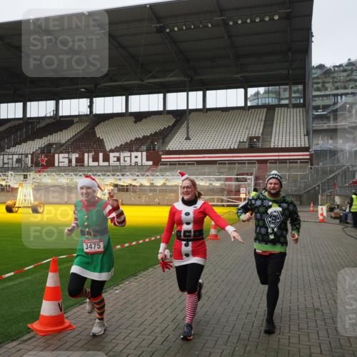 07.12.2025 - St. Pauli X-Mass-Run No. 15 Fabian Wolf http://msf.ph/oto/9414296 07.12.2025 11:22:06 Ziel 1284, 1297, 1775, 1779, 1904, 3474, 3475, 3820, 3821 meine-sportfotos.de