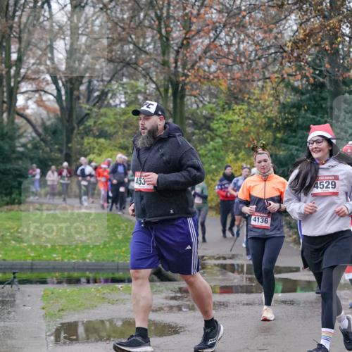 07.12.2025 - St. Pauli X-Mass-Run No. 15 Michael Burmester http://msf.ph/oto/9414315 07.12.2025 10:04:47 Laufen 453, 4136, 15, 4529 meine-sportfotos.de