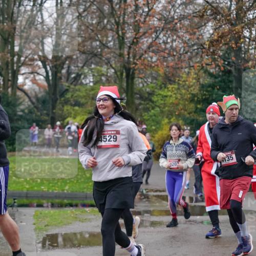 07.12.2025 - St. Pauli X-Mass-Run No. 15 Michael Burmester http://msf.ph/oto/9414324 07.12.2025 10:04:48 Laufen 15, 4529, 202, 135 meine-sportfotos.de