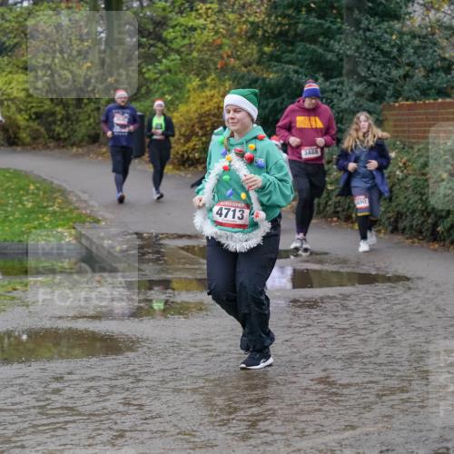 07.12.2025 - St. Pauli X-Mass-Run No. 15 Michael Burmester http://msf.ph/oto/9414352 07.12.2025 11:47:04 Laufen 4713, 3488, 490 meine-sportfotos.de