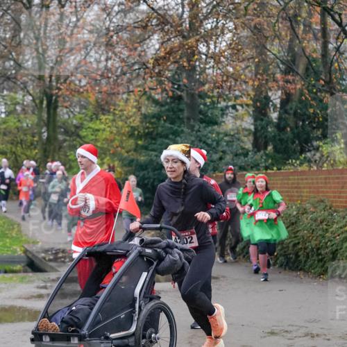 07.12.2025 - St. Pauli X-Mass-Run No. 15 Michael Burmester http://msf.ph/oto/9414354 07.12.2025 10:04:50 Laufen 15, 02, 3714 meine-sportfotos.de