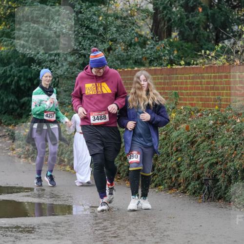 07.12.2025 - St. Pauli X-Mass-Run No. 15 Michael Burmester http://msf.ph/oto/9414358 07.12.2025 11:47:06 Laufen 39, 4077, 4257, 3488, 3490 meine-sportfotos.de