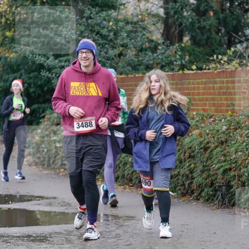 07.12.2025 - St. Pauli X-Mass-Run No. 15 Michael Burmester http://msf.ph/oto/9414361 07.12.2025 11:47:07 Laufen 3645, 407, 15, 3488, 490 meine-sportfotos.de