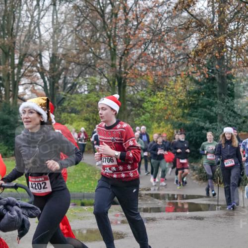 07.12.2025 - St. Pauli X-Mass-Run No. 15 Michael Burmester http://msf.ph/oto/9414366 07.12.2025 10:04:51 Laufen 4202, 3706, 3454, 4039 meine-sportfotos.de