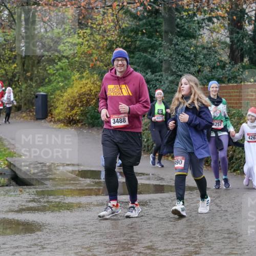 07.12.2025 - St. Pauli X-Mass-Run No. 15 Michael Burmester http://msf.ph/oto/9414371 07.12.2025 11:47:08 Laufen 39, 3488, 4077, 4257, 4261, 15, 190 meine-sportfotos.de