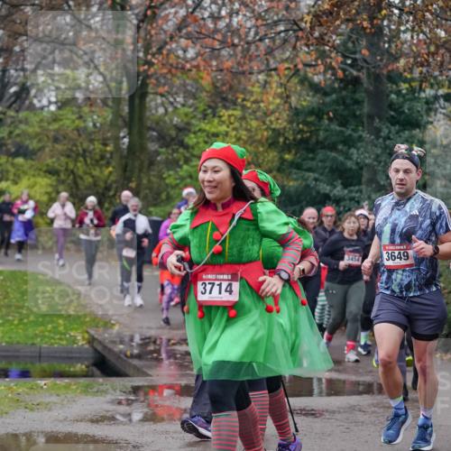 07.12.2025 - St. Pauli X-Mass-Run No. 15 Michael Burmester http://msf.ph/oto/9414390 07.12.2025 10:04:53 Laufen 3714, 3454, 3649 meine-sportfotos.de