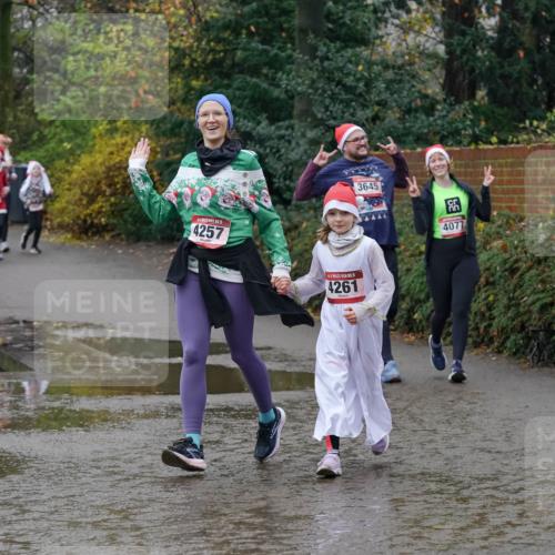 07.12.2025 - St. Pauli X-Mass-Run No. 15 Michael Burmester http://msf.ph/oto/9414391 07.12.2025 11:47:11 Laufen 4257, 15, 4261, 3645, 39, 4077 meine-sportfotos.de