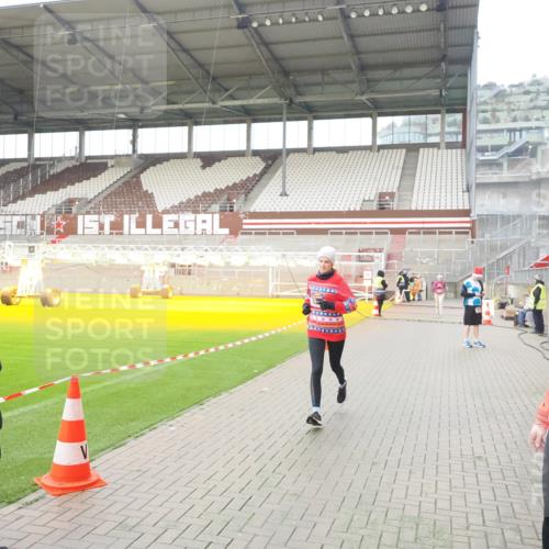 07.12.2025 - St. Pauli X-Mass-Run No. 15 Fabian Wolf http://msf.ph/oto/9414421 07.12.2025 11:22:34 Ziel 520, 1018, 1349, 1391, 1431, 2550, 2557, 2812, 2985, 3127 meine-sportfotos.de