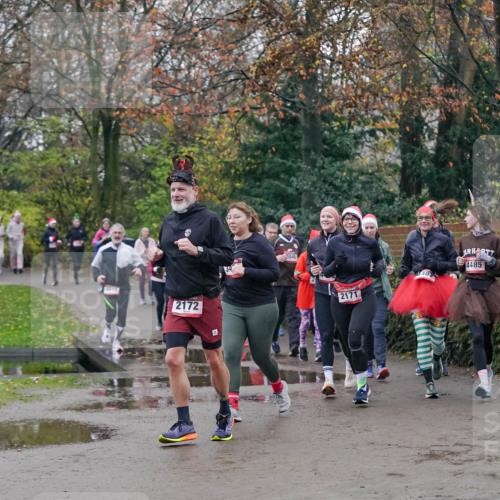 07.12.2025 - St. Pauli X-Mass-Run No. 15 Michael Burmester http://msf.ph/oto/9414423 07.12.2025 10:04:57 Laufen 2172, 2171, 48, 4485 meine-sportfotos.de