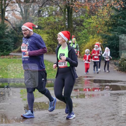 07.12.2025 - St. Pauli X-Mass-Run No. 15 Michael Burmester http://msf.ph/oto/9414427 07.12.2025 11:47:15 Laufen 3645, 4077 meine-sportfotos.de