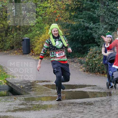 07.12.2025 - St. Pauli X-Mass-Run No. 15 Michael Burmester http://msf.ph/oto/9414460 07.12.2025 11:47:22 Laufen 1, 5, 457, 444, 454 meine-sportfotos.de