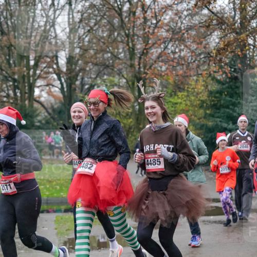 07.12.2025 - St. Pauli X-Mass-Run No. 15 Michael Burmester http://msf.ph/oto/9414462 07.12.2025 10:05:00 Laufen 2171, 440482, 4485, 2051, 2046 meine-sportfotos.de