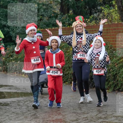 07.12.2025 - St. Pauli X-Mass-Run No. 15 Michael Burmester http://msf.ph/oto/9414463 07.12.2025 11:47:23 Laufen 457, 444, 15, 454, 445, 451 meine-sportfotos.de