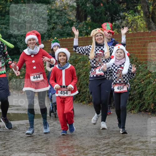 07.12.2025 - St. Pauli X-Mass-Run No. 15 Michael Burmester http://msf.ph/oto/9414472 07.12.2025 11:47:24 Laufen 457, 444, 454, 451 meine-sportfotos.de