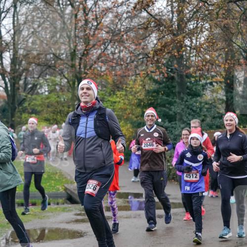 07.12.2025 - St. Pauli X-Mass-Run No. 15 Michael Burmester http://msf.ph/oto/9414474 07.12.2025 10:05:01 Laufen 4766, 2526, 2046, 4512 meine-sportfotos.de