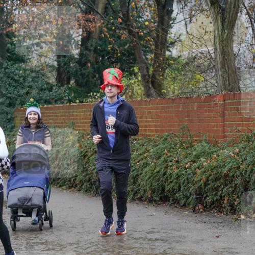07.12.2025 - St. Pauli X-Mass-Run No. 15 Michael Burmester http://msf.ph/oto/9414490 07.12.2025 11:47:26 Laufen 451, 69 meine-sportfotos.de