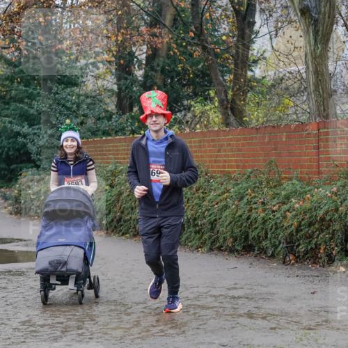 07.12.2025 - St. Pauli X-Mass-Run No. 15 Michael Burmester http://msf.ph/oto/9414496 07.12.2025 11:47:27 Laufen 2693, 69 meine-sportfotos.de