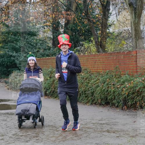 07.12.2025 - St. Pauli X-Mass-Run No. 15 Michael Burmester http://msf.ph/oto/9414499 07.12.2025 11:47:27 Laufen 869 meine-sportfotos.de