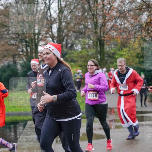 07.12.2025 - St. Pauli X-Mass-Run No. 15 Michael Burmester http://msf.ph/oto/9414513 07.12.2025 10:05:03 Laufen 47, 204, 4516, 4780 meine-sportfotos.de