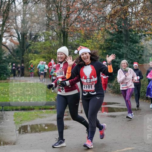 07.12.2025 - St. Pauli X-Mass-Run No. 15 Michael Burmester http://msf.ph/oto/9414557 07.12.2025 10:05:06 Laufen 2188, 15, 2101, 4440 meine-sportfotos.de