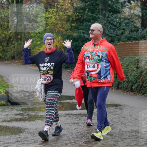 07.12.2025 - St. Pauli X-Mass-Run No. 15 Michael Burmester http://msf.ph/oto/9414576 07.12.2025 11:48:21 Laufen 2025, 5, 2093, 15, 1259 meine-sportfotos.de