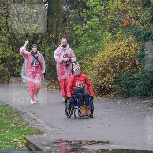 07.12.2025 - St. Pauli X-Mass-Run No. 15 Michael Burmester http://msf.ph/oto/9414603 07.12.2025 11:49:17 Laufen 4382, 4381, 2591 meine-sportfotos.de
